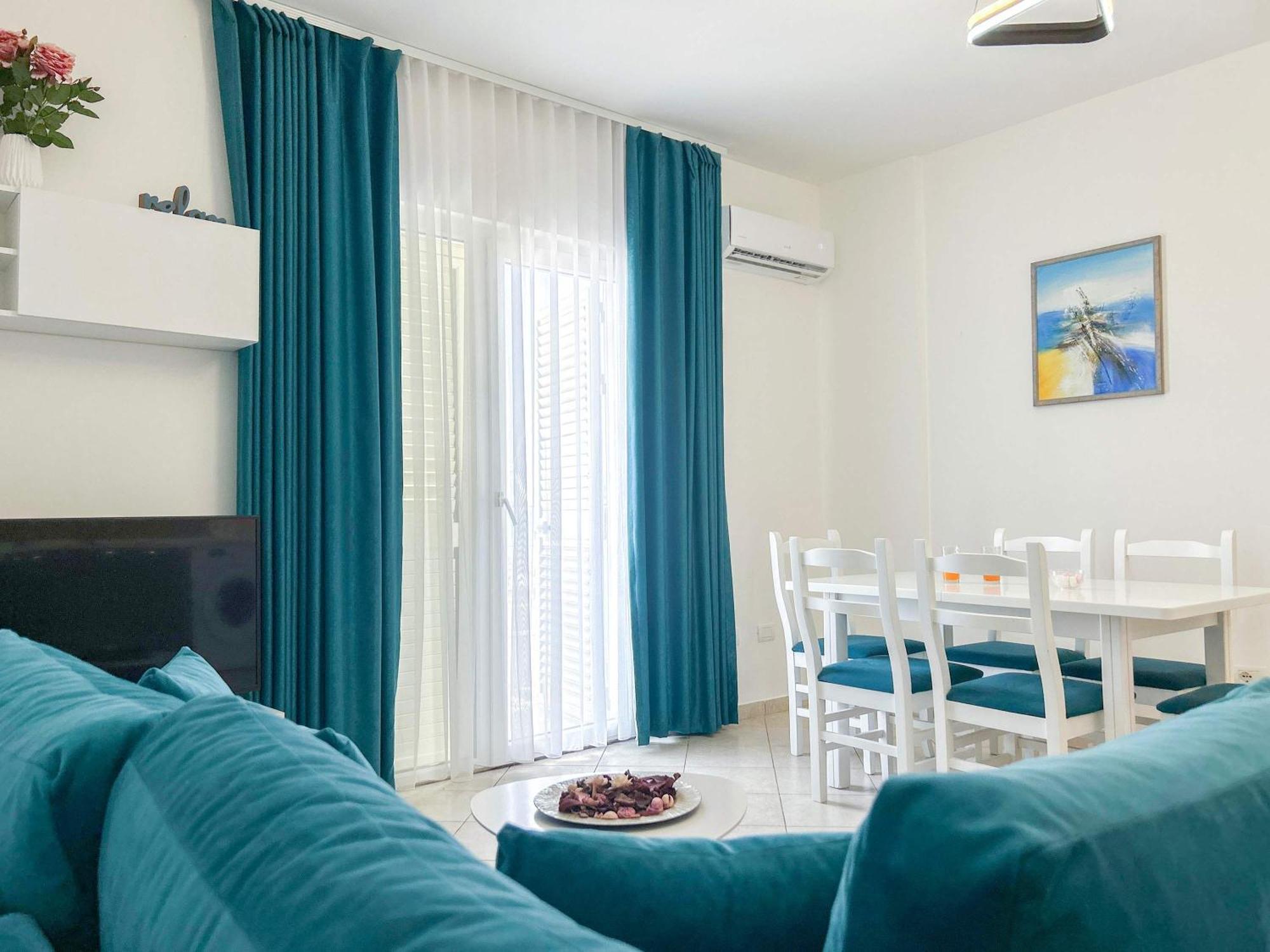 Azzurro 617 Durres