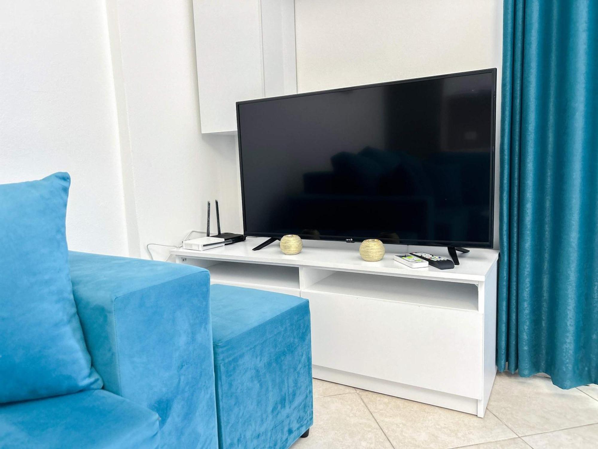 Azzurro 617 Apartment *